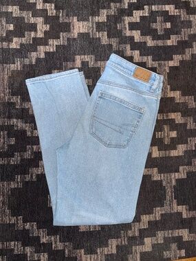 American Eagle Mom Straight Jean Size 6 Stretch